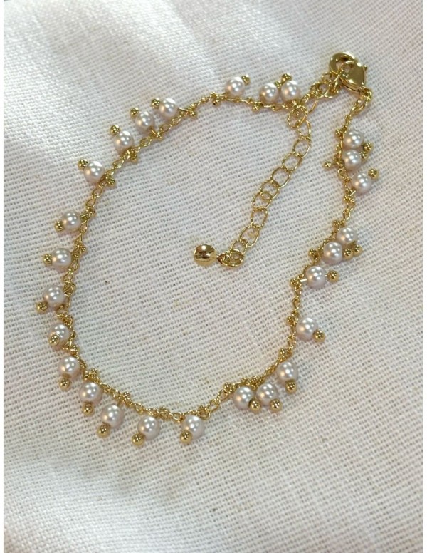 PULSERA BAÑADO EN ORO PIERLAS BLANCAS