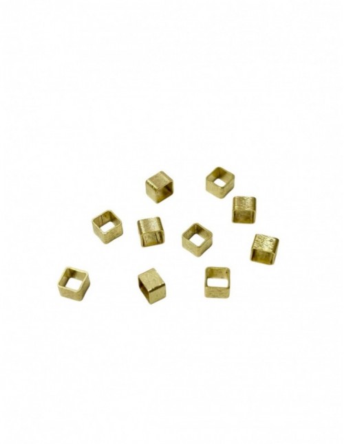 CUADRADO BAÑADO EN ORO 4X3MM