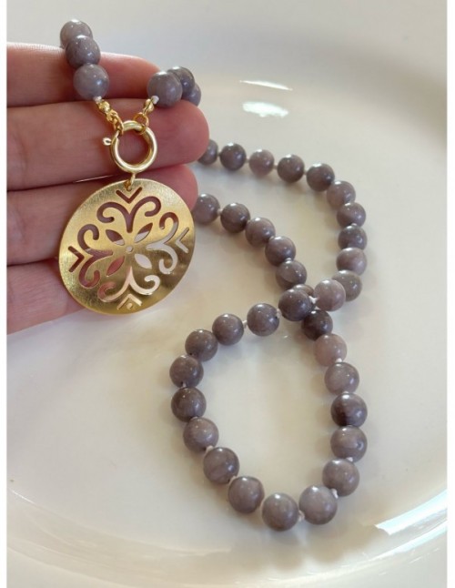 COLLAR BAÑADO EN ORO PIEDRAS GRIS