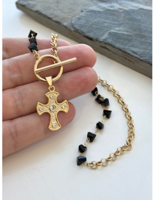 COLLAR BAÑADO EN ORO PIEDRAS NEGRAS