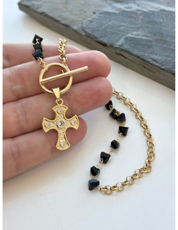 COLLAR BAÑADO EN ORO PIEDRAS NEGRAS