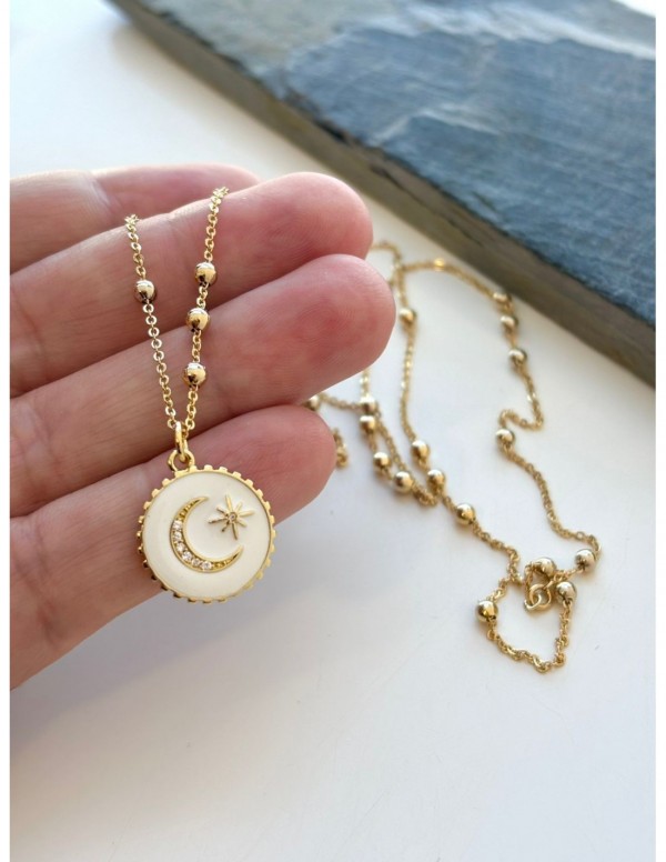 COLLAR BAÑADO EN ORO DIJE LUNA BLANCO