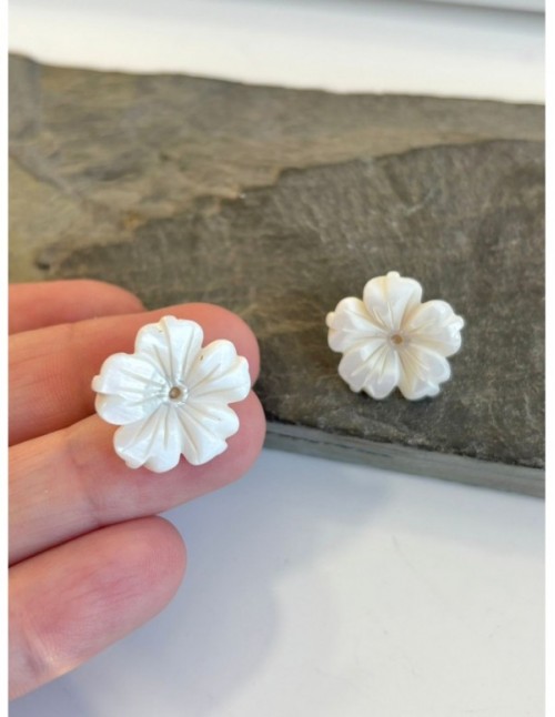 ARO BAÑADO EN ORO NACAR FLOR BLANCO