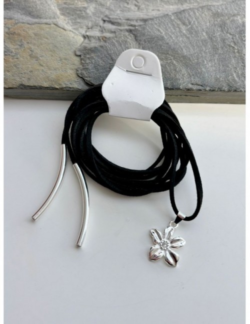 COLLAR BAÑADO EN PLATA FLOR