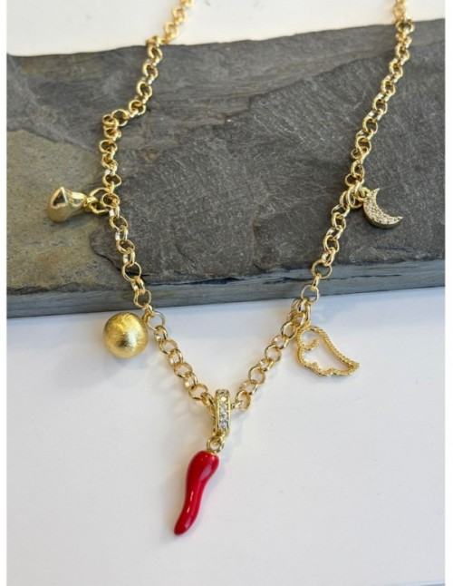 COLLAR BAÑADO EN ORO 5 DIJES