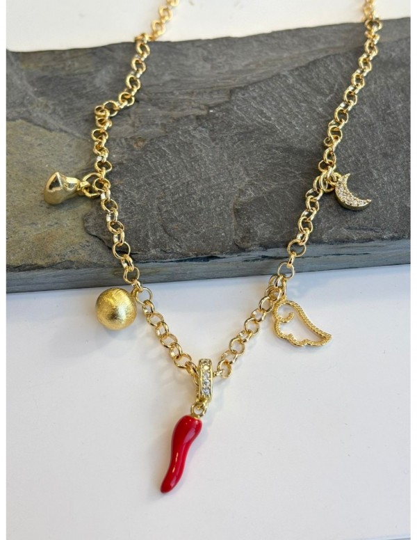 COLLAR BAÑADO EN ORO 5 DIJES