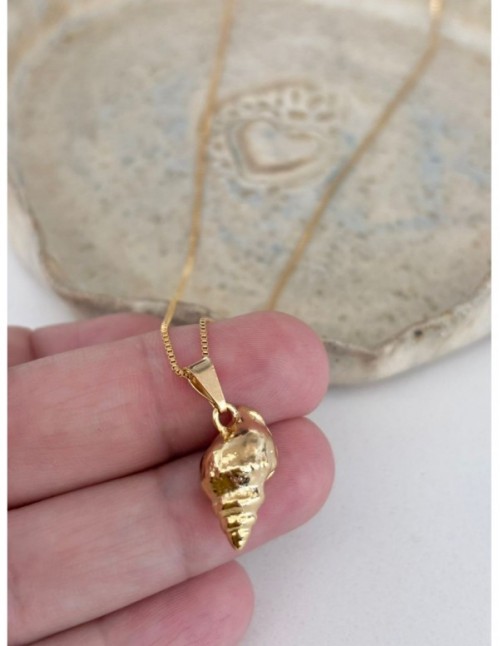 COLLAR BAÑADO EN ORO DIJE CARACOLA