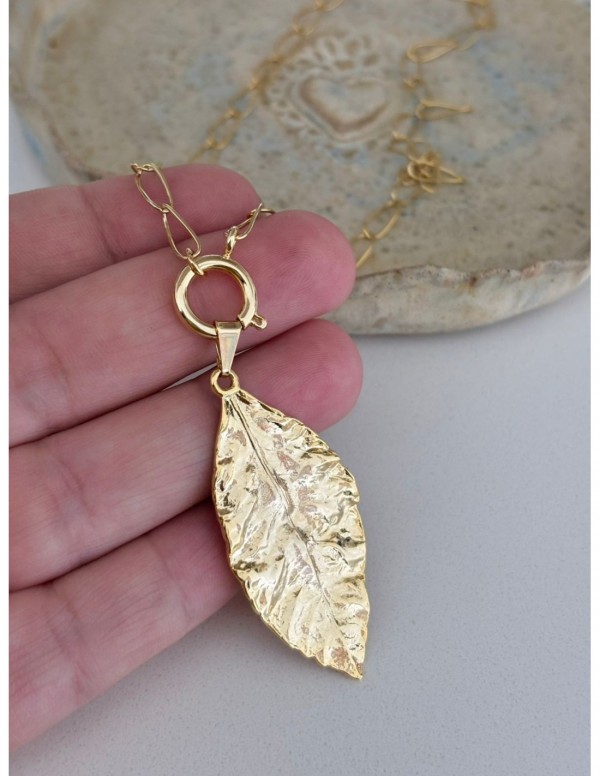 COLLAR BAÑADO EN ORO DIJE HOJA
