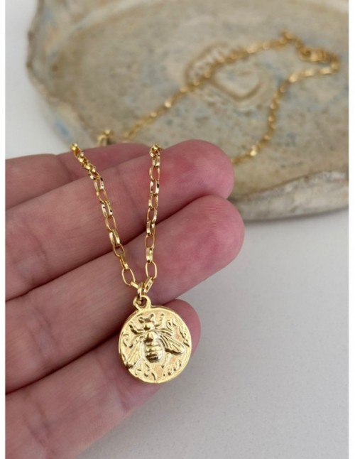 COLLAR BAÑADO EN ORO DIJE ABEJA