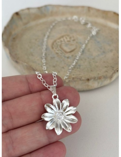 COLLAR BAÑADO EN PLATA DIJE FLOR