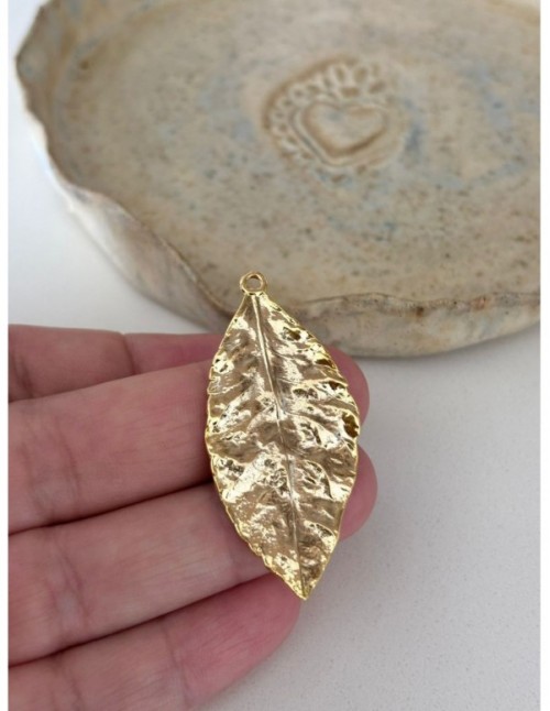 DIJE BAÑADO EN ORO HOJA