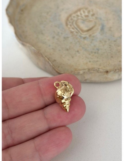 DIJE BAÑADO EN ORO CARACOLA