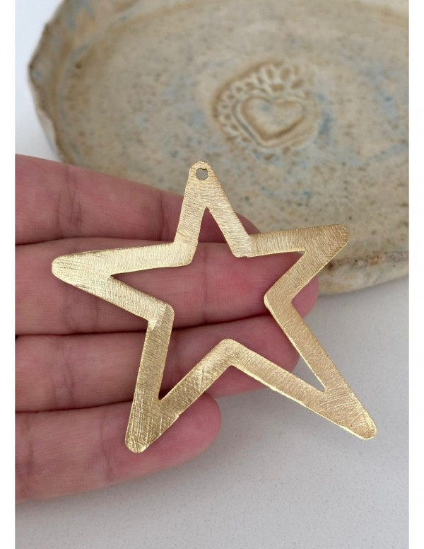 DIJE BAÑADO EN ORO ESTRELLA