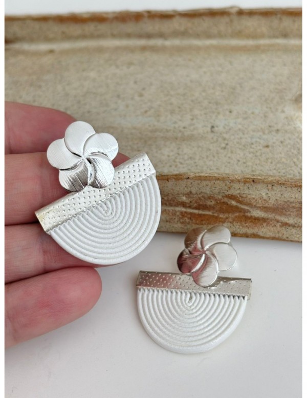 AROS BAÑADOS EN PLATA CUERO SINTETICO BLANCO