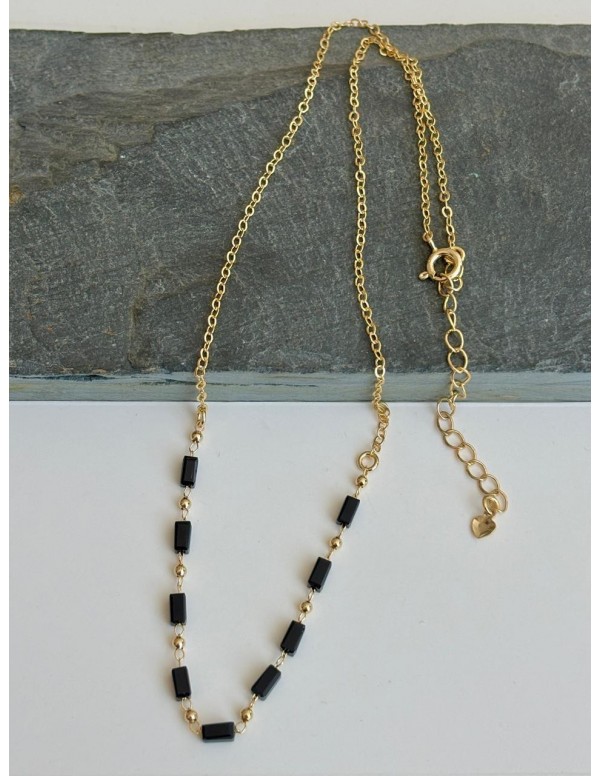 COLLAR BAÑADO EN ORO CRISTALES NEGROS 40+5CMS