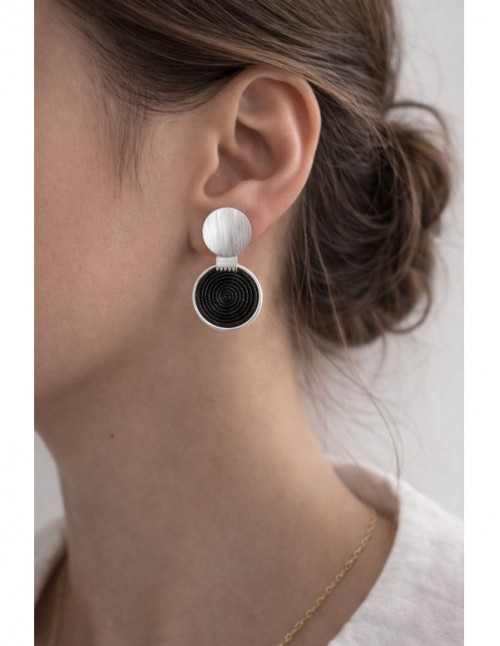 AROS BAÑADOS EN PLATA GAMUZA SINTETICA NEGRA 2