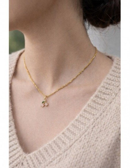 COLLAR BAÑADO EN ORO CEREZA BLANCA