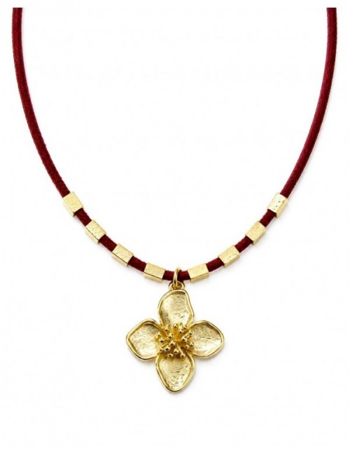 COLLAR BAÑADO EN ORO GAMUZA ROJA FLOR