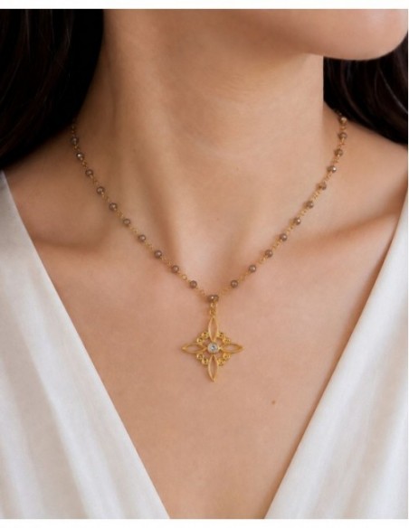 COLLAR BAÑADO EN ORO NUDO DE BRUJA