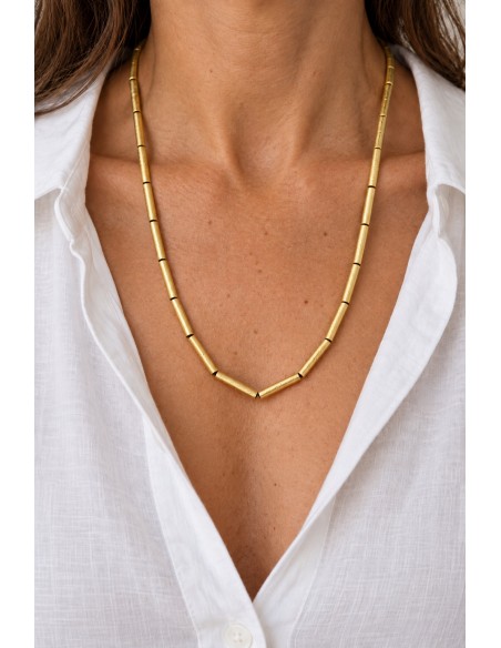 Collar de tubos texturados en baño de oro de 50 cm