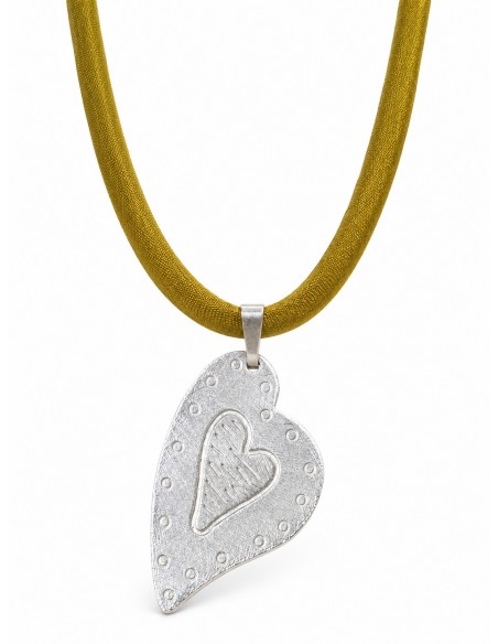 Collar de corazón bañado en plata con cordón de seda de 50 cm
