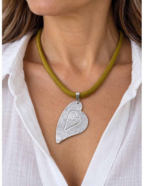 Collar de corazón bañado en plata con cordón de seda de... 2