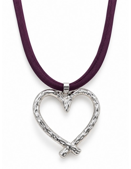Collar corazón bañado en plata con cordón de seda morado...