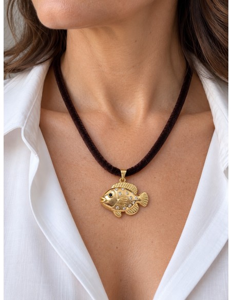 Collar Pez baño de oro con cordón de terciopelo café 50 cm