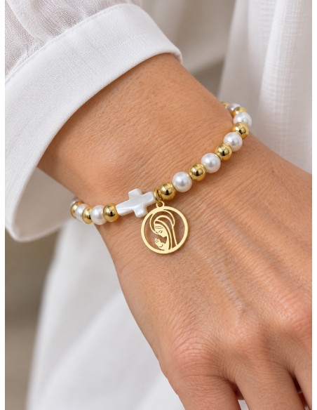 Pulsera elasticada de perlas con cruz y Virgen baño de oro