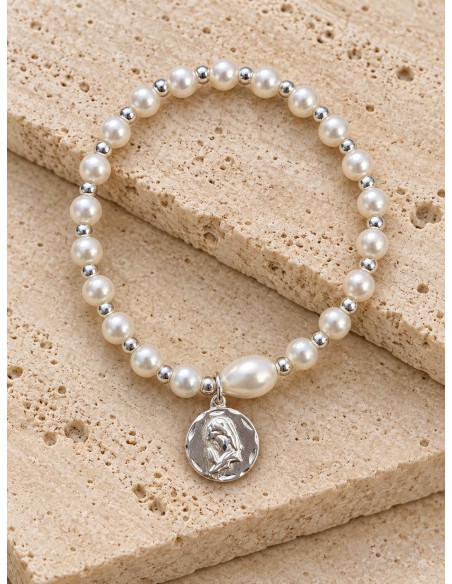 Pulsera elasticada de perlas con medalla de la Virgen baño de plata