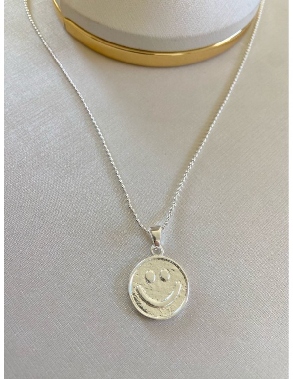 COLLAR BAÑADO EN PLATA COLGANTE SMILE