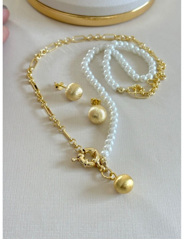 CONJUNTO BAÑADO EN ORO PERLAS VIDRIO BLANCAS