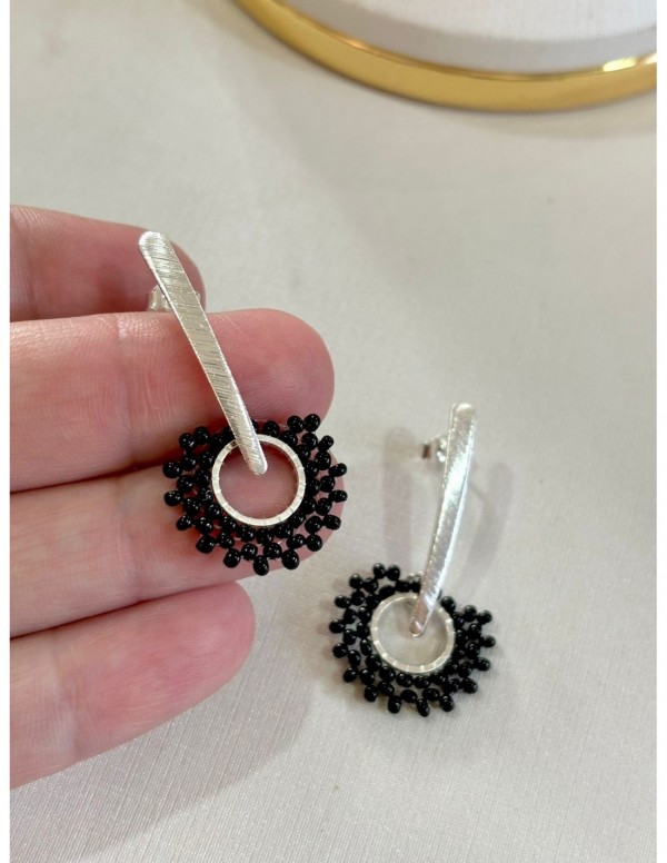 AROS BAÑADOS EN PLATA CRISTALES NEGROS