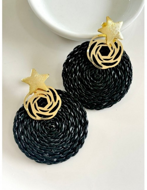 AROS BAÑADOS EN ORO CUERO SINTETICO NEGRO